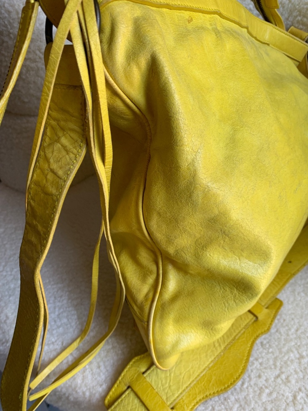 Authentic Balenciaga city Messenger Crossbody Bag - Picture 7 of 16
